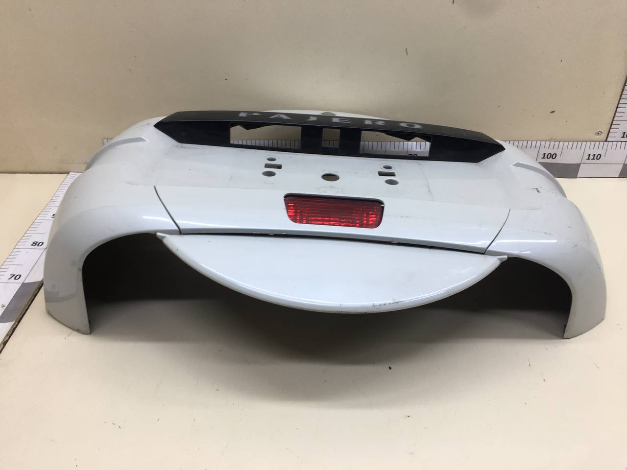 Накладка крышки багажника Mitsubishi Pajero/Montero 4 (V8, V9) 2007>