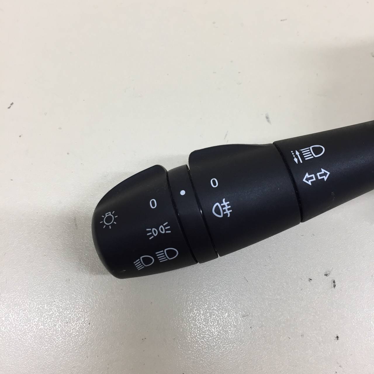 Переключатель поворотов подрулевой Renault Duster (HSA, HSM) 2012>