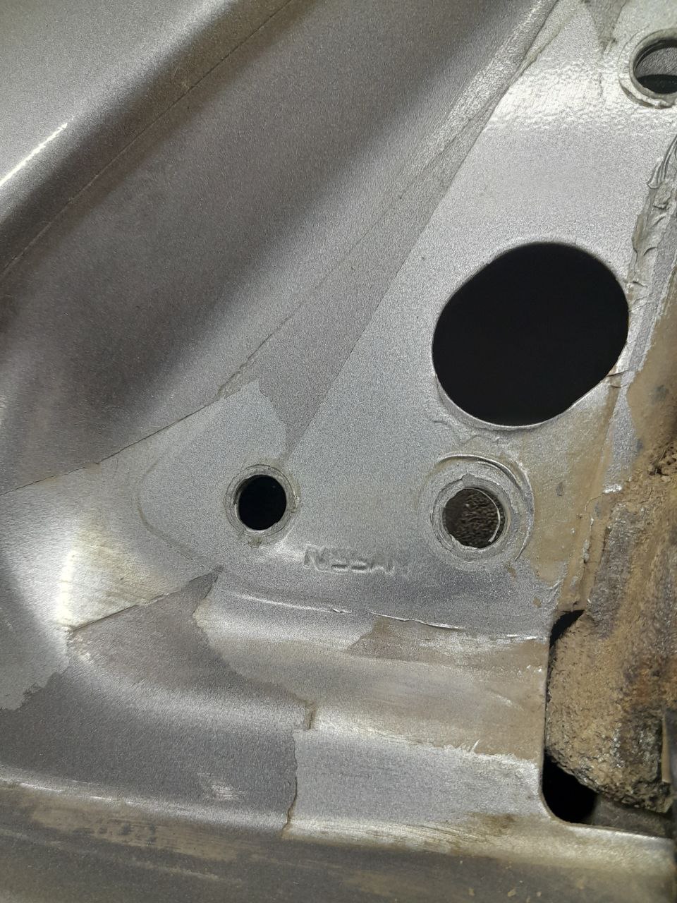 Дверь передняя левая Nissan Almera (N16) 2000-2006 Дверь передняя левая Nissan Almera (N16) 2000-2006