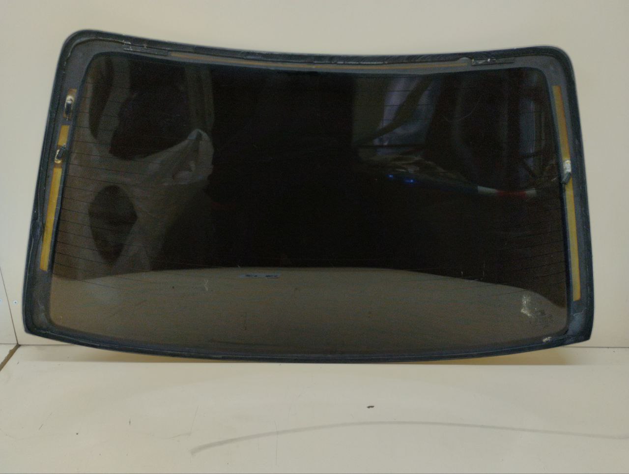 Стекло заднее Nissan Almera Classic (B10) 2006-2013 Стекло заднее Nissan Almera Classic (B10) 2006-2013