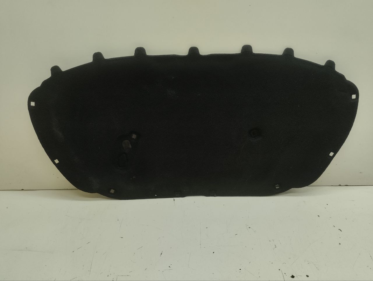 Шумоизоляция капота Volkswagen Polo (MK5) 2011-2020 Шумоизоляция капота Volkswagen Polo (MK5) 2011-2020