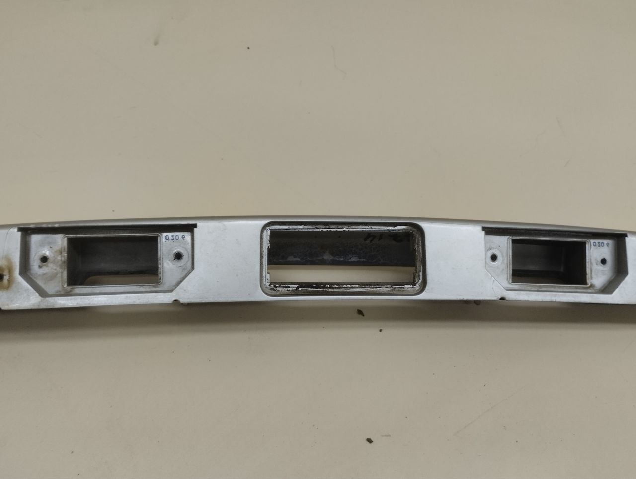 Накладка крышки багажника Ford Focus 2 (DA) 2005-2008 Накладка крышки багажника Ford Focus 2 (DA) 2005-2008