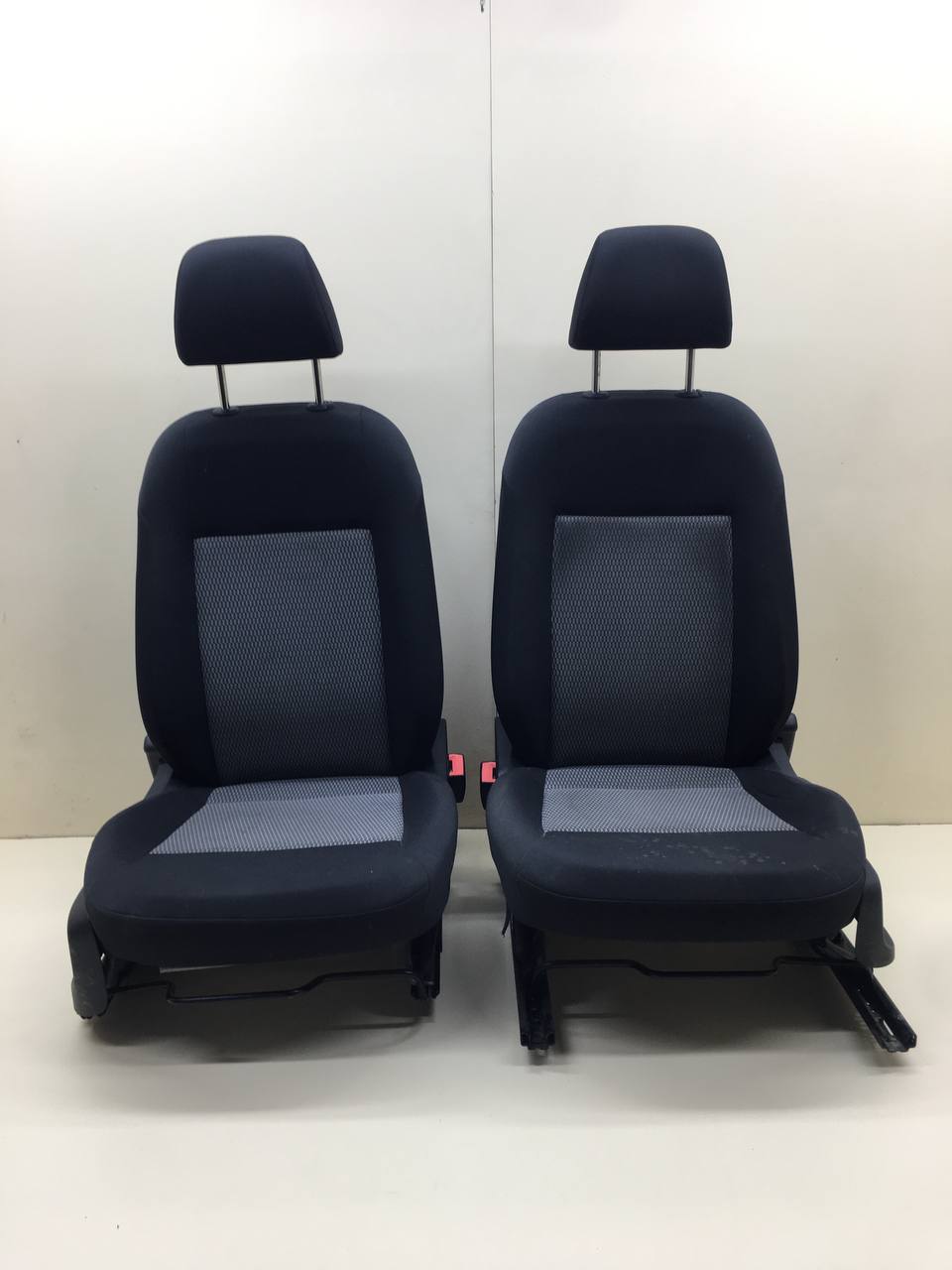 Сиденье (комплект) Volkswagen Polo (MK5) 2011-2020 Сиденье (комплект) Volkswagen Polo (MK5) 2011-2020