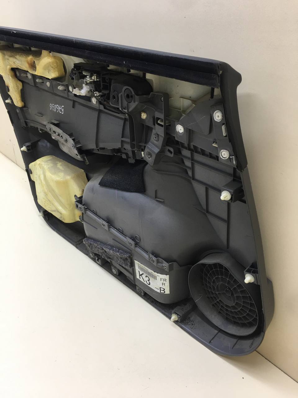 Обшивка двери передней правой Honda Civic 4D 2006-2012