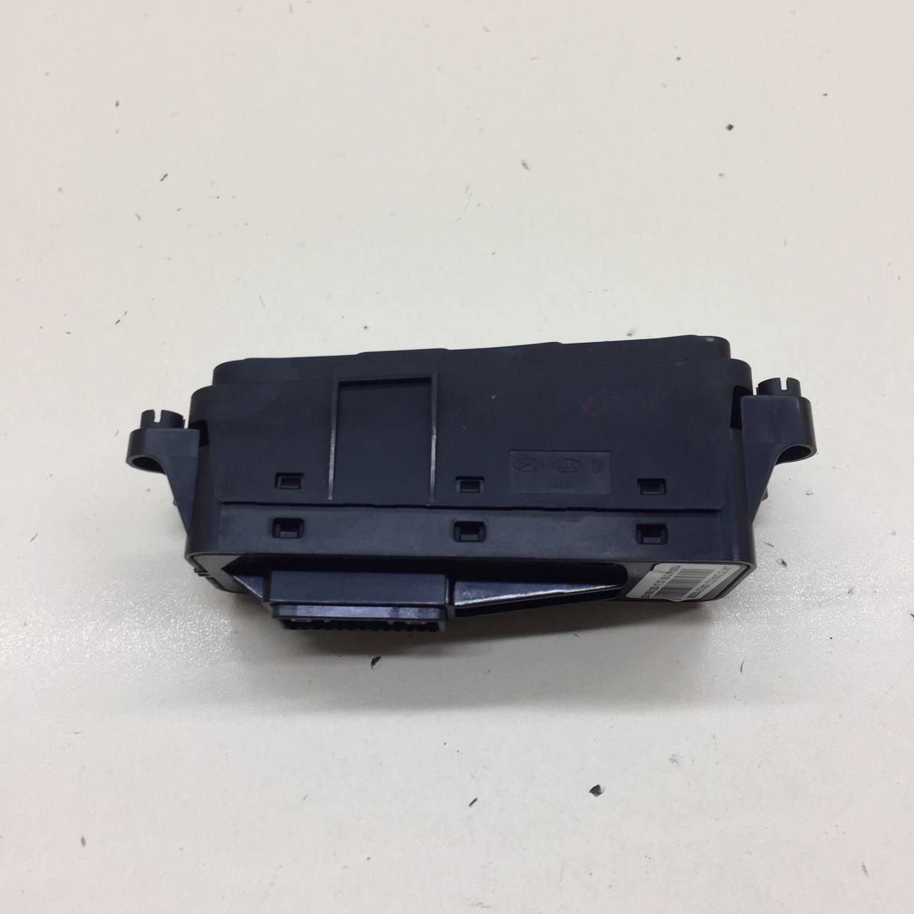 Блок кнопок Hyundai Tucson (TL) 2015-2021 Блок кнопок Hyundai Tucson (TL) 2015-2021
