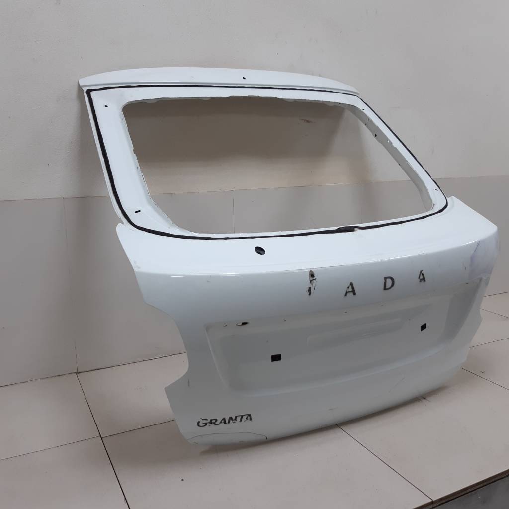 Дверь багажника Lada Granta 2011>