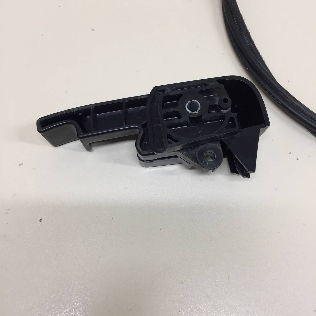 Ручка открывания багажника Mitsubishi Lancer X (CX, CY) 2007> Ручка открывания багажника Mitsubishi Lancer X (CX, CY) 2007>