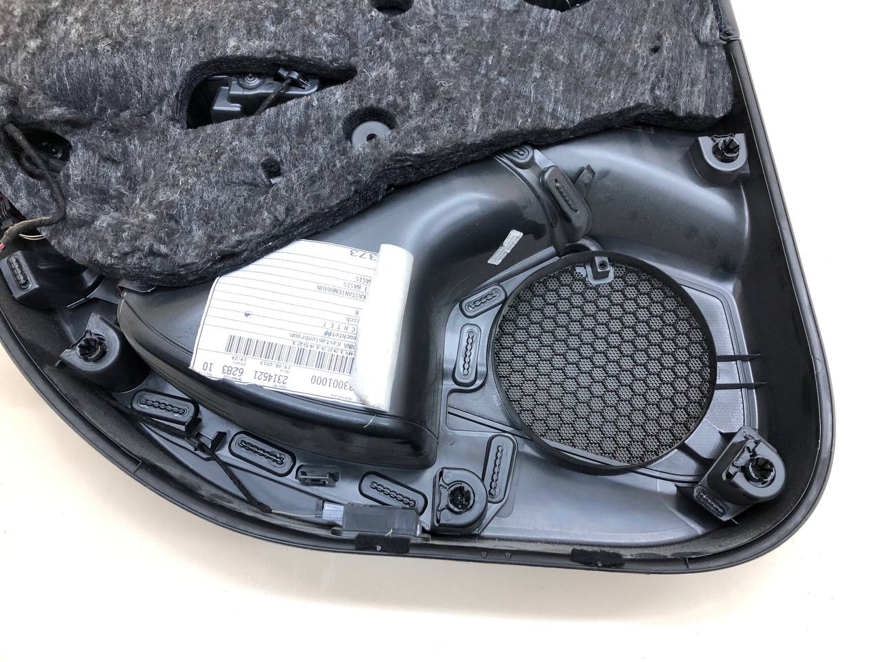 Обшивка двери задней левой Audi A3 (8V) 2013>