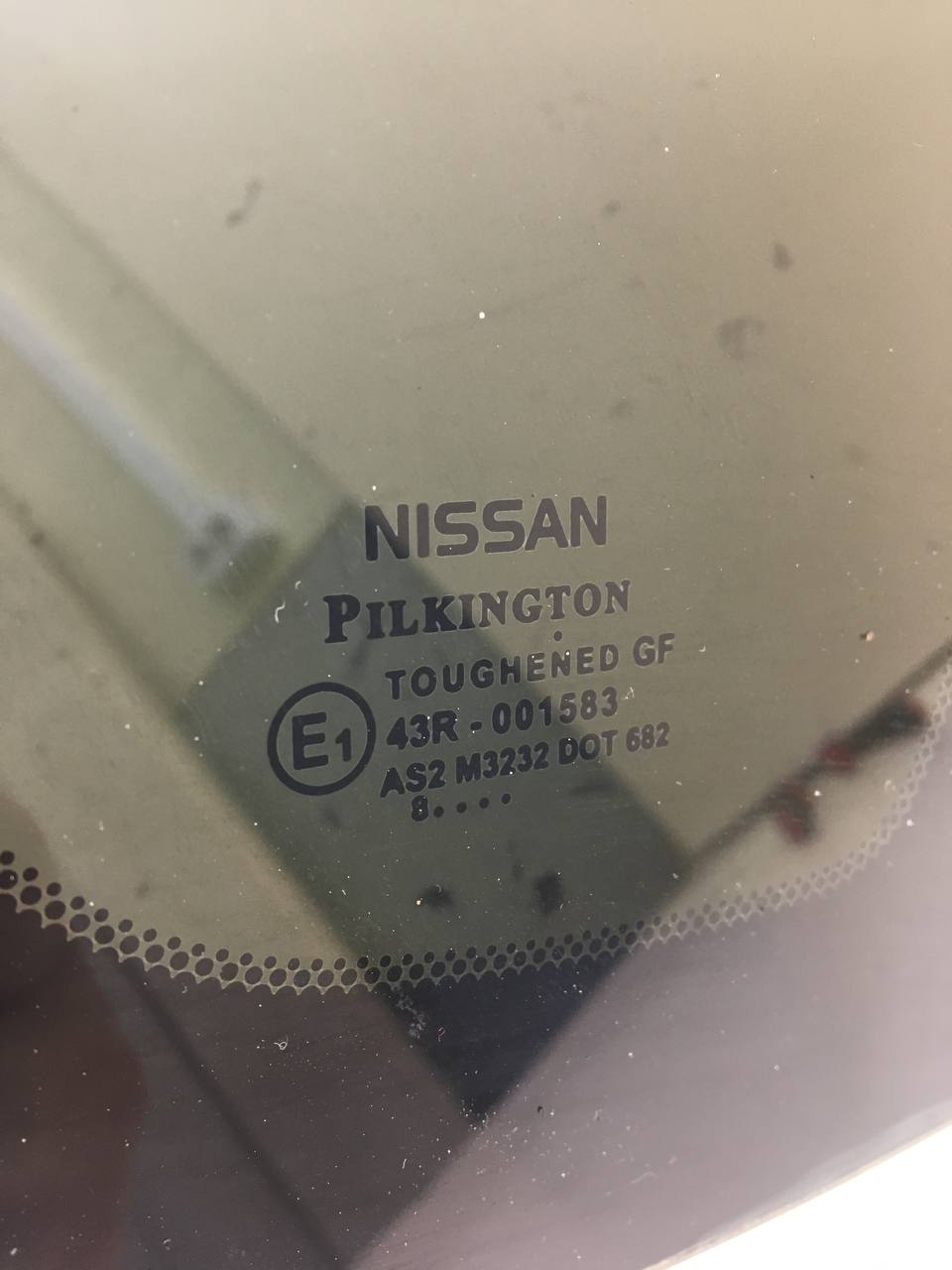 Стекло кузовное глухое правое Nissan Note (E11) 2006-2013 Стекло кузовное глухое правое Nissan Note (E11) 2006-2013