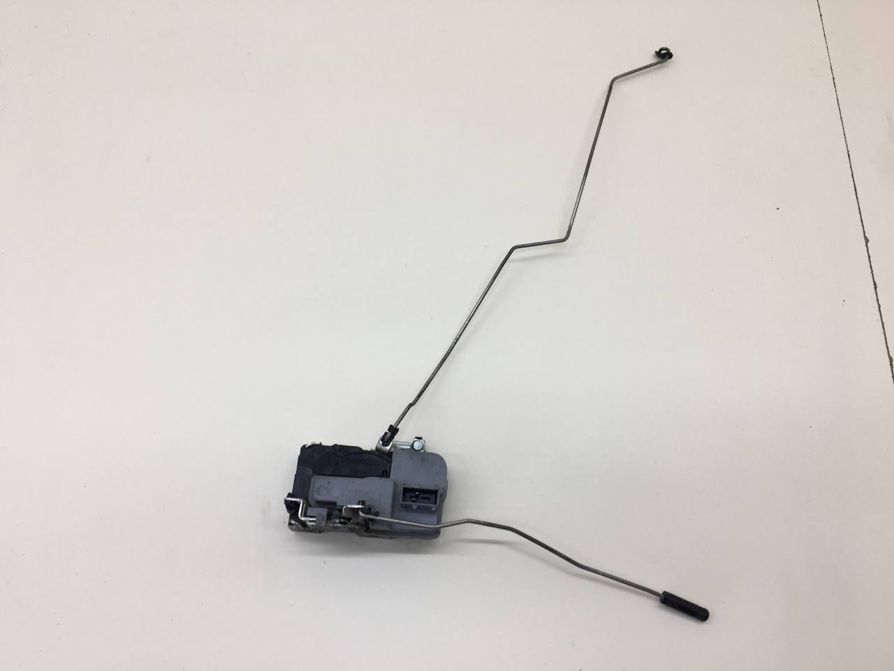 Замок двери передней правой Lada Granta 2011>