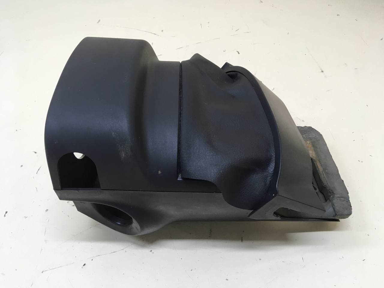 Кожух рулевой колонки Ford Focus 2 (DB) 2008-2011 Кожух рулевой колонки Ford Focus 2 (DB) 2008-2011