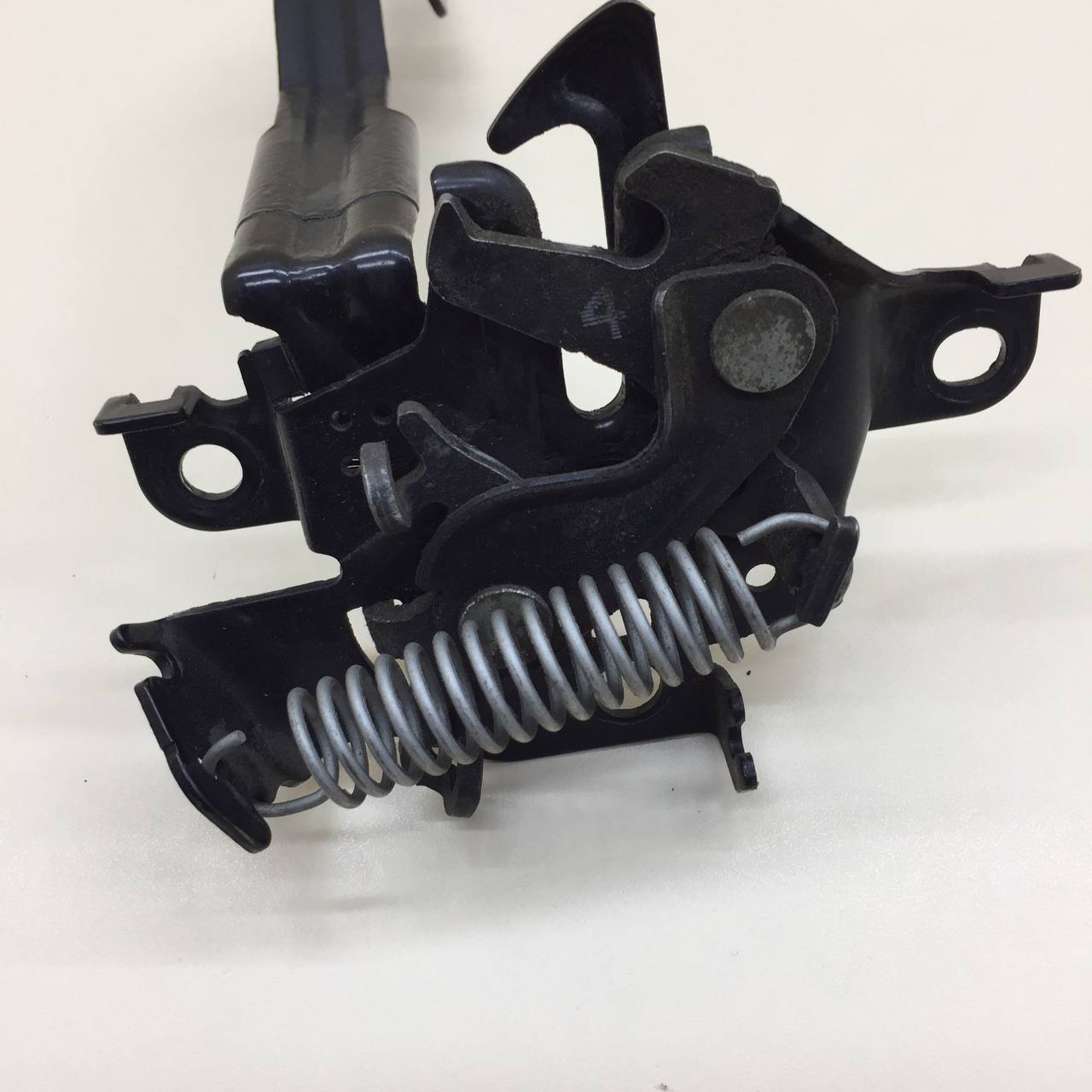 Замок капота Toyota Rav 4 (XA40) 2013-2019