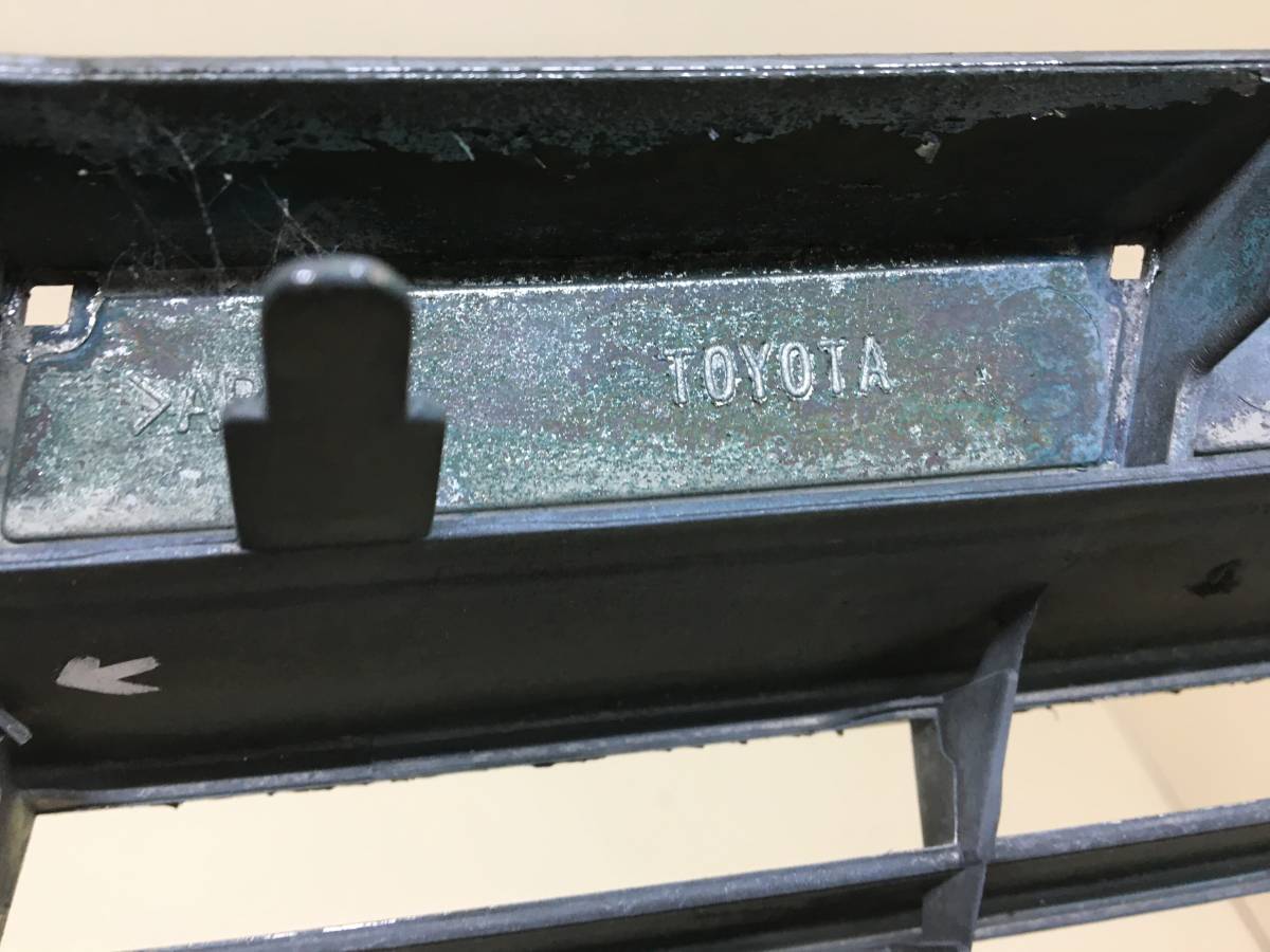 Решетка радиатора Toyota Camry (XV50) 2011-2017
