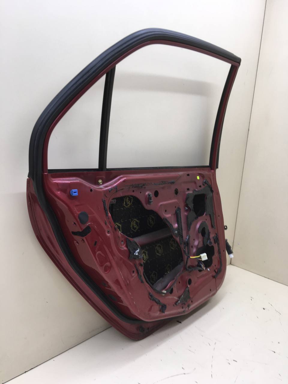 Дверь задняя левая Mitsubishi Lancer 9 (CS/Classic) 2000-2011 Дверь задняя левая Mitsubishi Lancer 9 (CS/Classic) 2000-2011