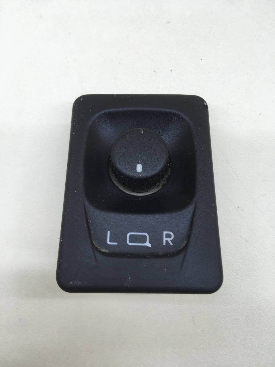 Переключатель регулировки зеркала Chevrolet Niva 2009-2020