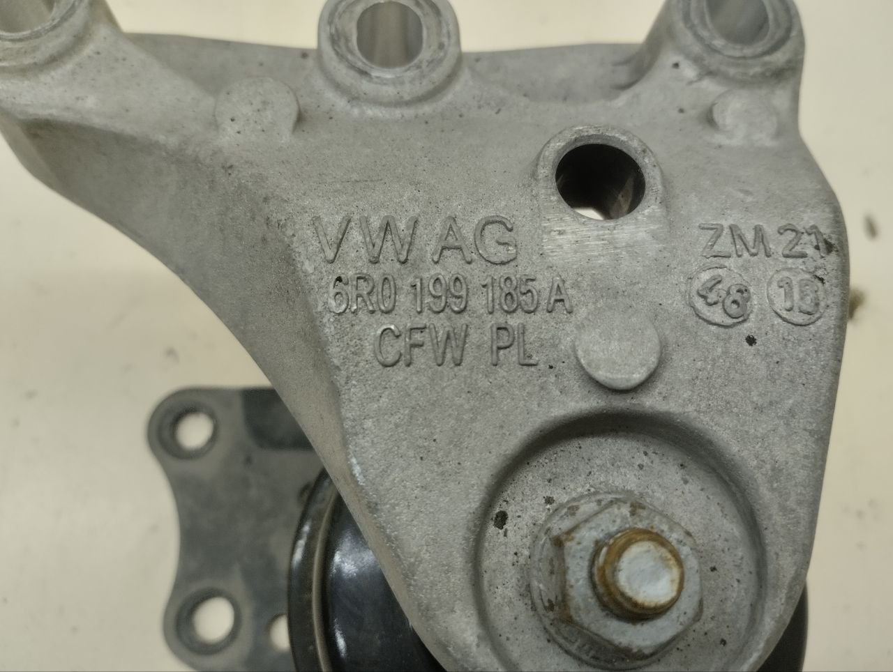 Опора двигателя правая Volkswagen Polo (MK5) 2011-2020