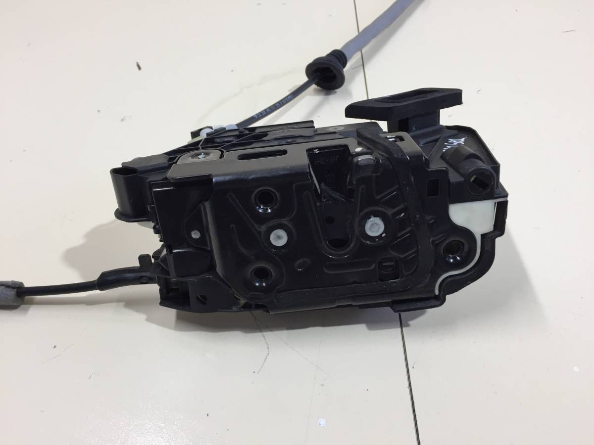 Замок двери передней правой Volkswagen Polo (Sed RUS) 2011>