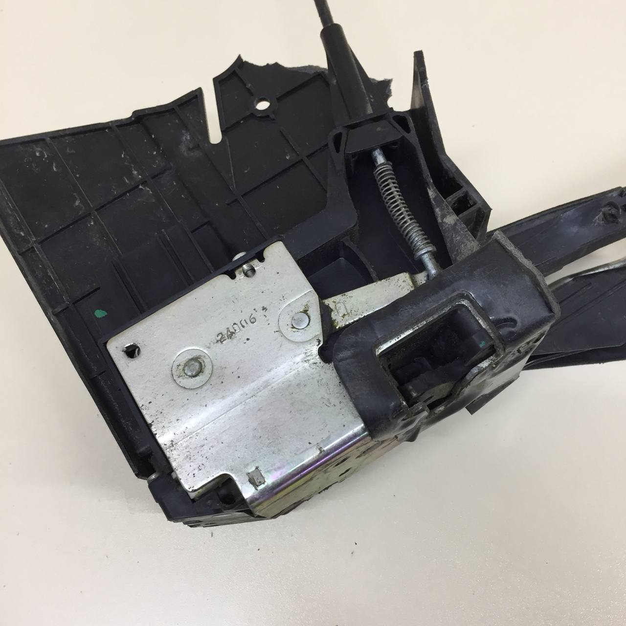 Замок двери передней правой Ford Fusion (JU) 2002-2012