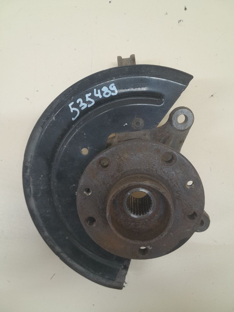 Кулак поворотный передний правый Nissan Terrano (D10) 2014>