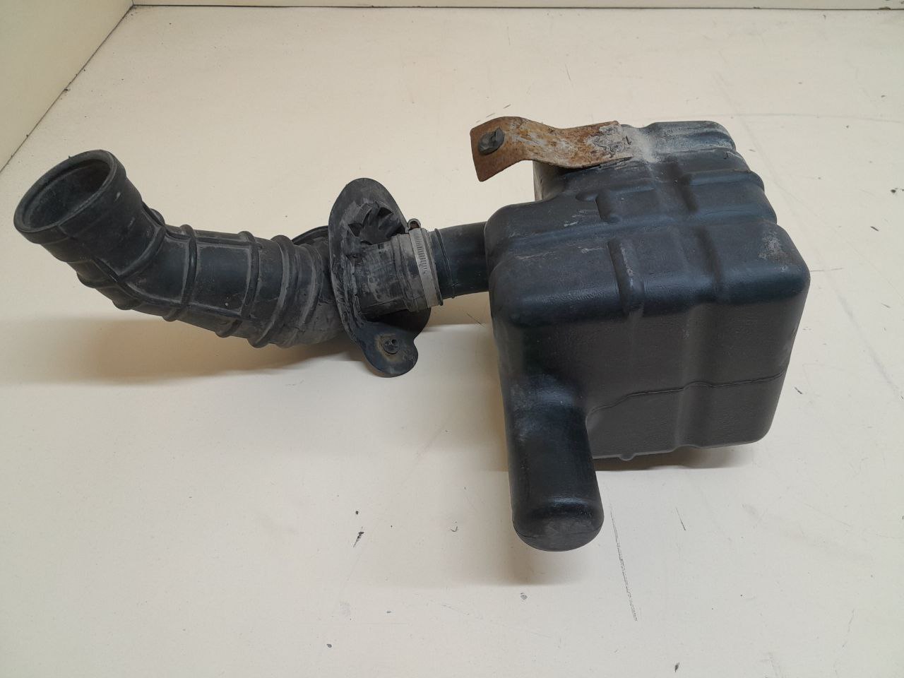 Резонатор воздушного фильтра Daewoo Nexia (N150) 2008-2016