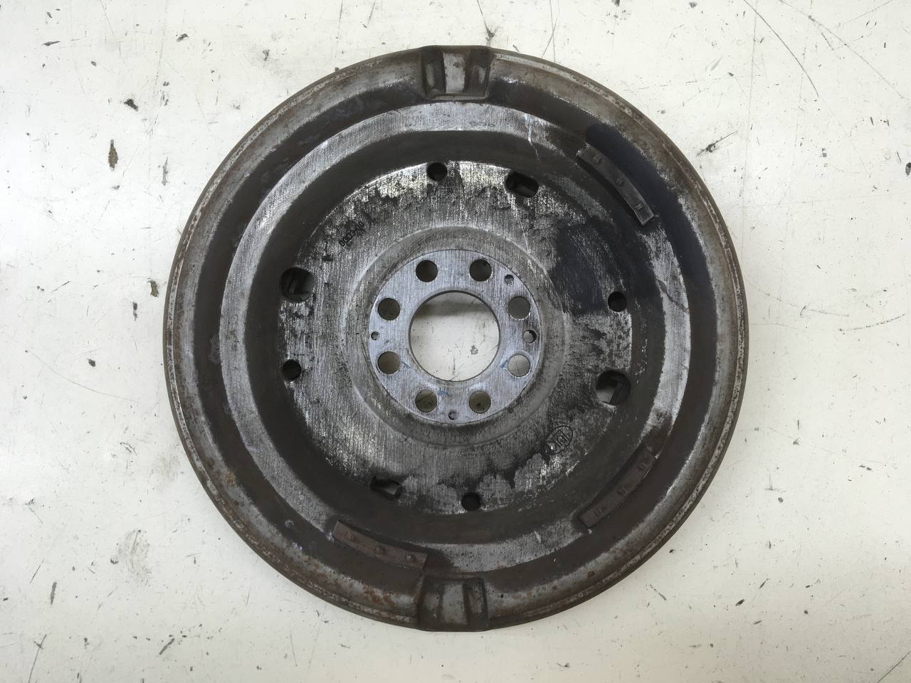 Маховик Volkswagen Passat B7 2011-2015 Маховик Volkswagen Passat B7 2011-2015