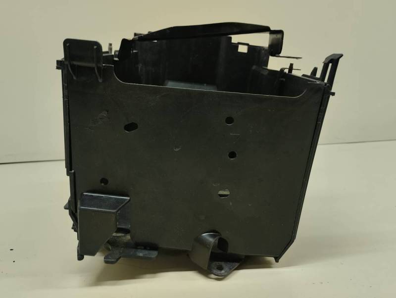 Крепление аккумулятора Mazda Mazda 3 (BL) 2009-2013 Крепление аккумулятора Mazda Mazda 3 (BL) 2009-2013
