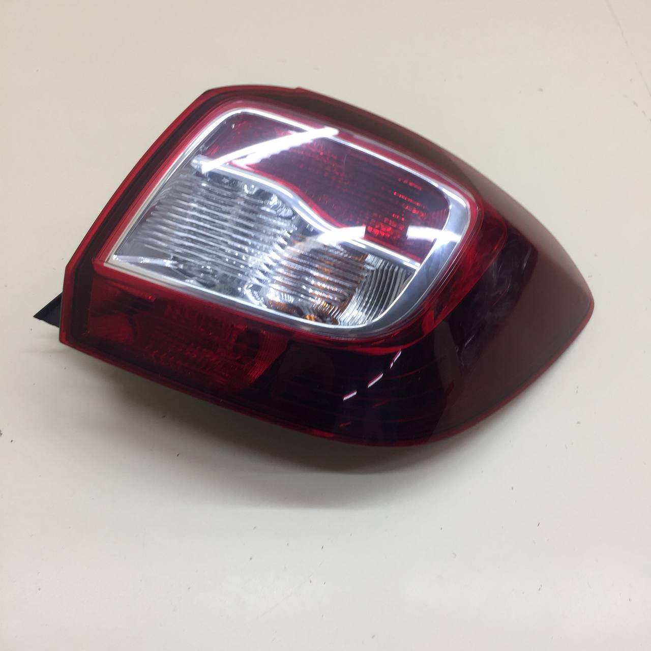 Фонарь задний правый Renault Sandero Stepway (5S) 2014-2022