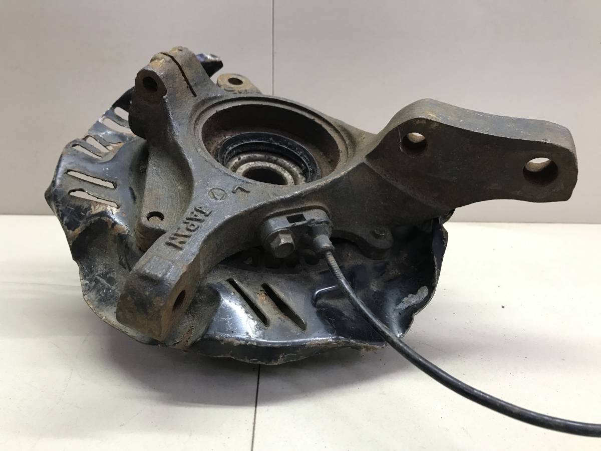 Кулак поворотный передний левый Subaru Impreza (G10) 1996-2000