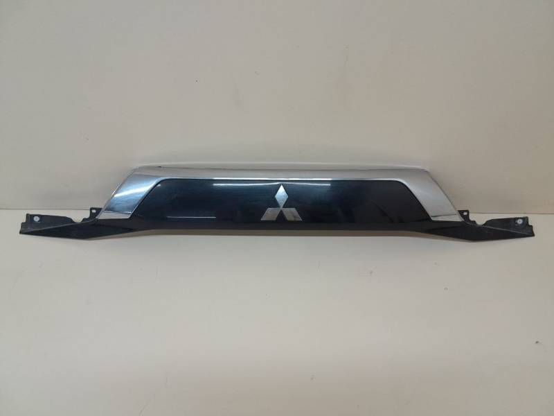 Накладка двери багажника Mitsubishi Outlander (GF) 2012>