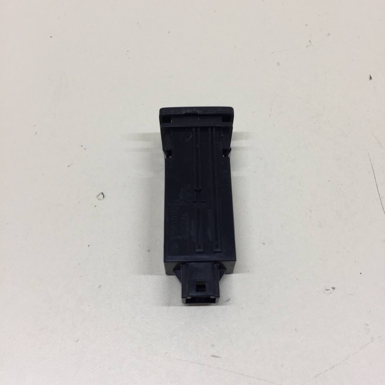Кнопка обогрева переднего стекла Toyota Rav 4 (A30) 2006-2013