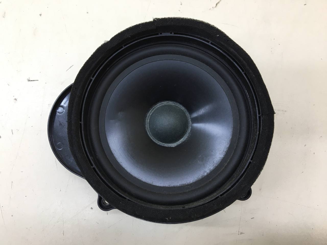 Динамик Land Rover Range Rover Sport 2005-2012 Динамик Land Rover Range Rover Sport 2005-2012