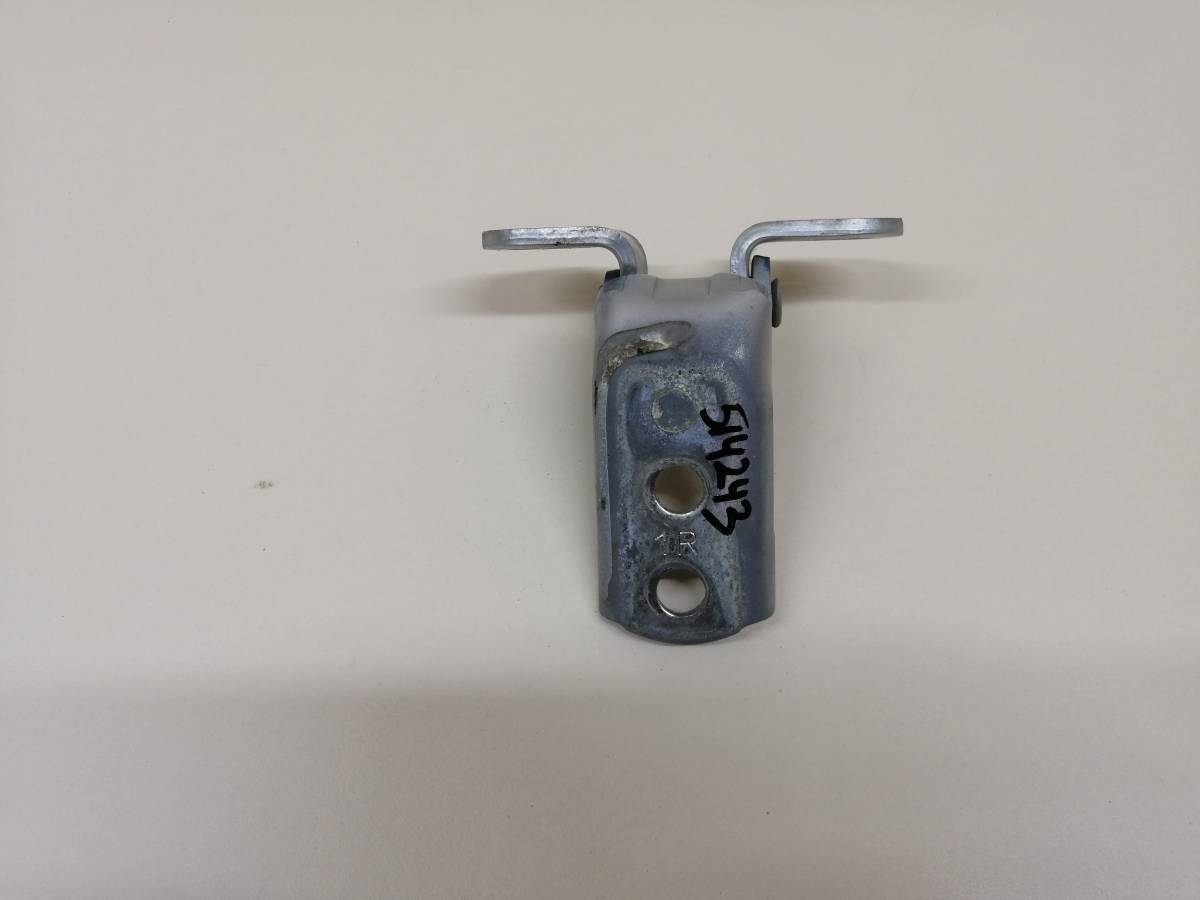 Петля двери передней правой верхняя Toyota Camry (V40) 2006-2011 Петля двери передней правой верхняя Toyota Camry (V40) 2006-2011