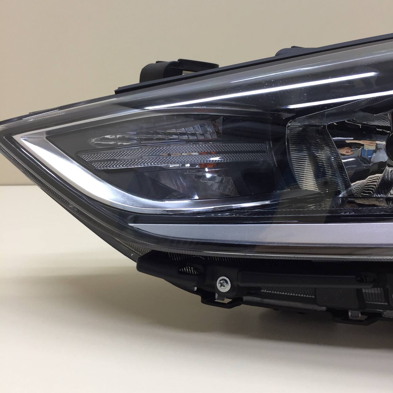 Фара левая Hyundai Elantra (AD) 2015>