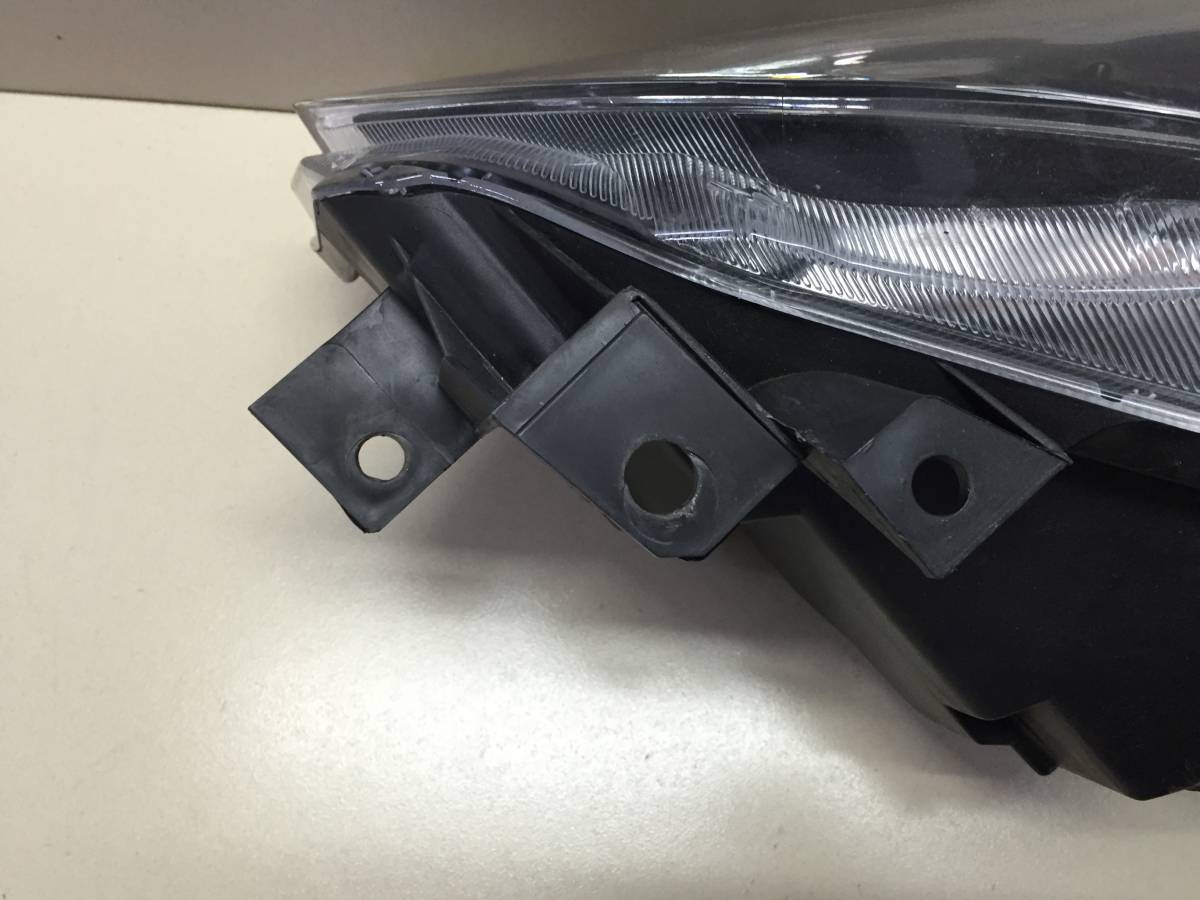 Фара правая Mazda Mazda 3 (BL) 2009-2013