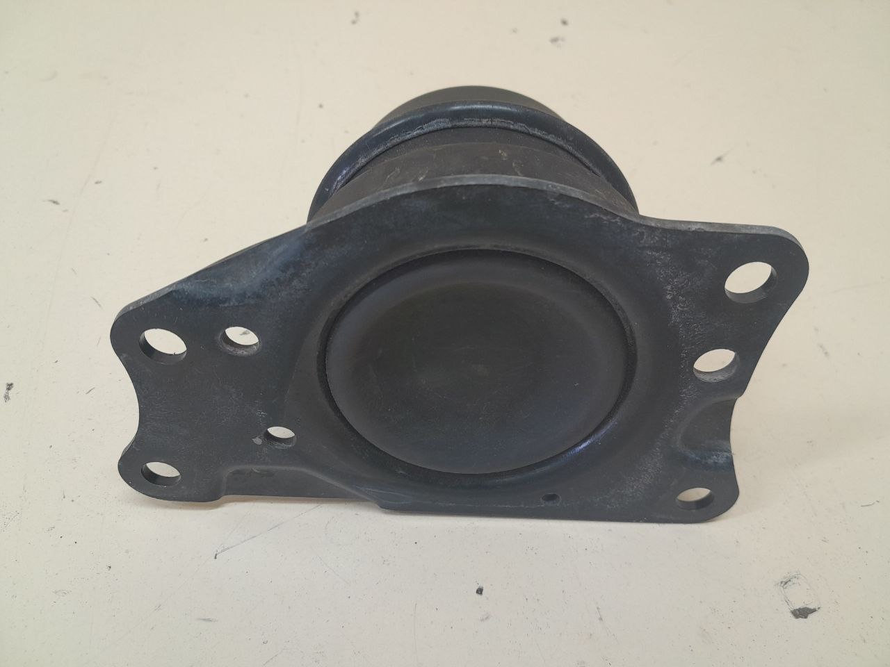 Опора двигателя правая Volkswagen Polo (MK5) 2011-2020 Опора двигателя правая Volkswagen Polo (MK5) 2011-2020