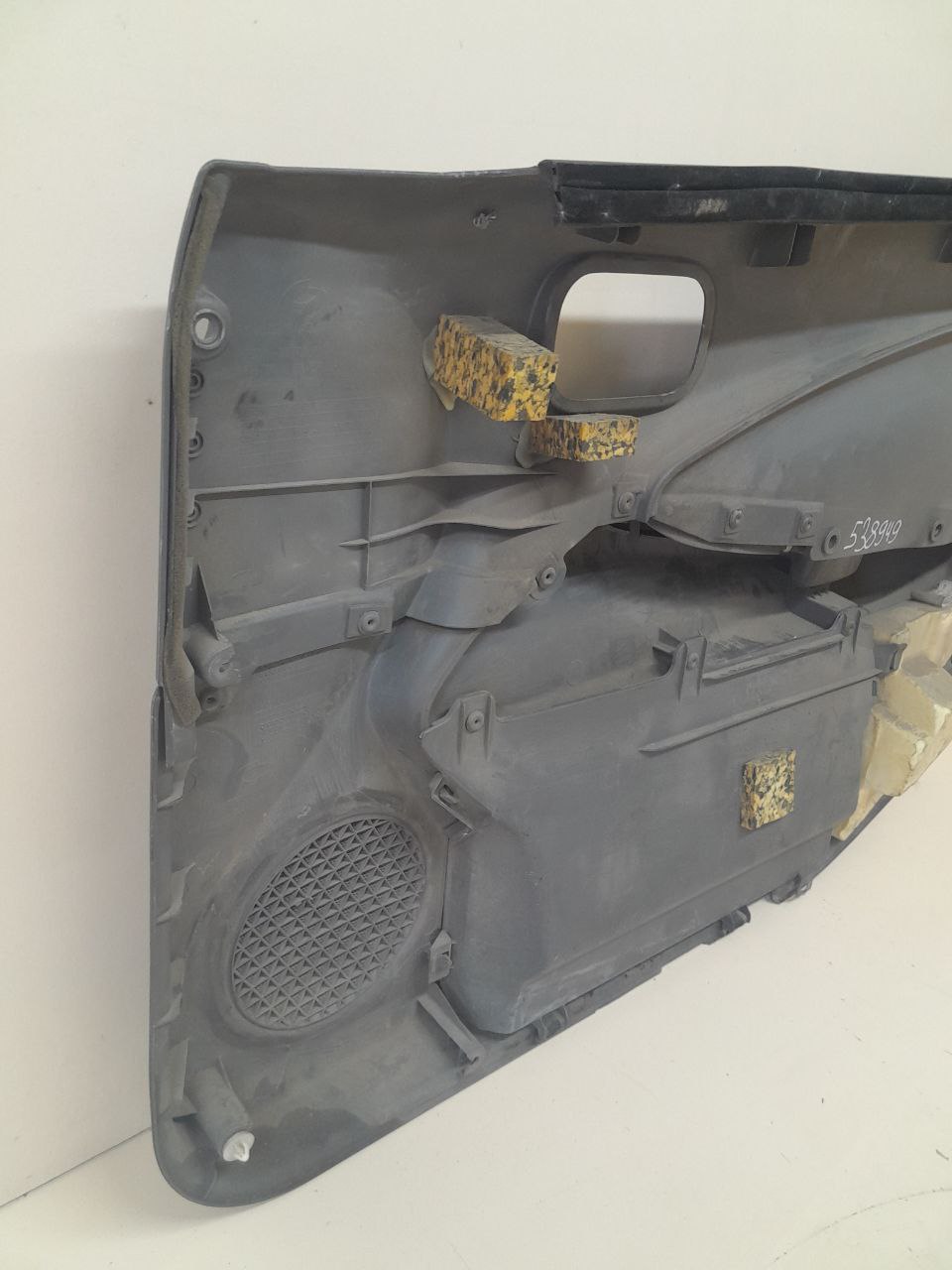 Обшивка двери передней левой Nissan Almera Classic (B10) 2006-2013