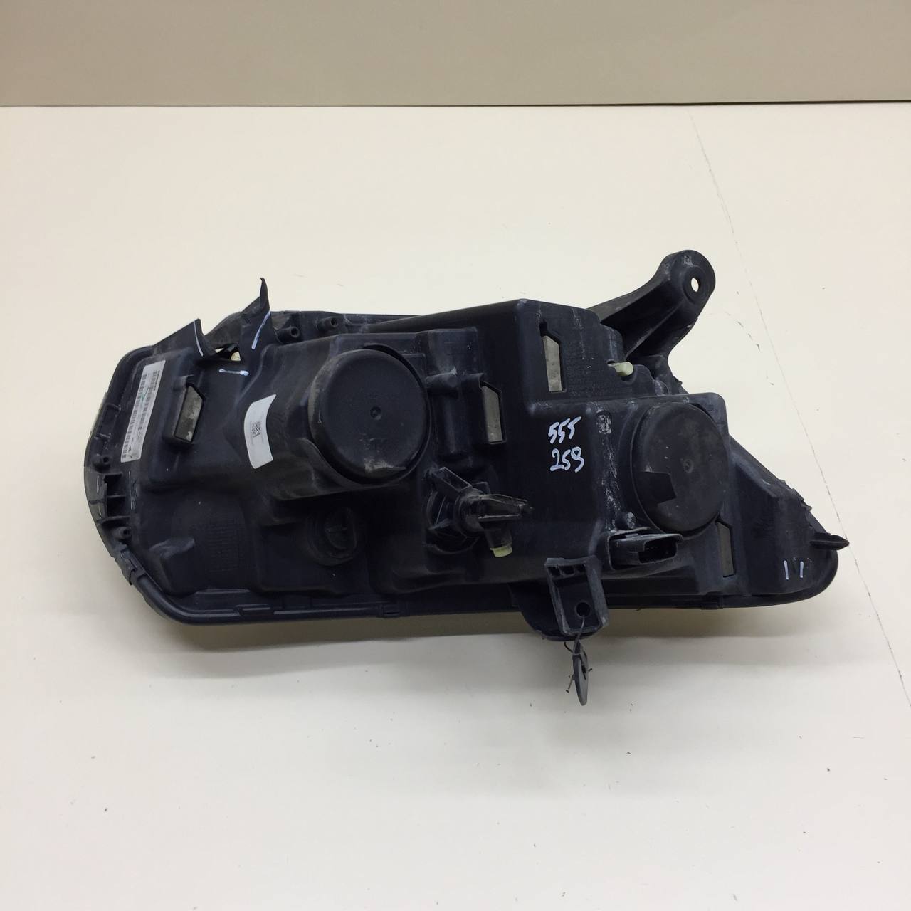 Фара левая Renault Sandero Stepway (5S) 2014-2022 Фара левая Renault Sandero Stepway (5S) 2014-2022