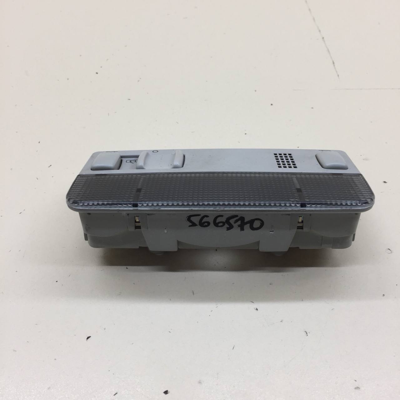 Плафон салонный Skoda Octavia (A5 1Z-) 2004-2013 Плафон салонный Skoda Octavia (A5 1Z-) 2004-2013