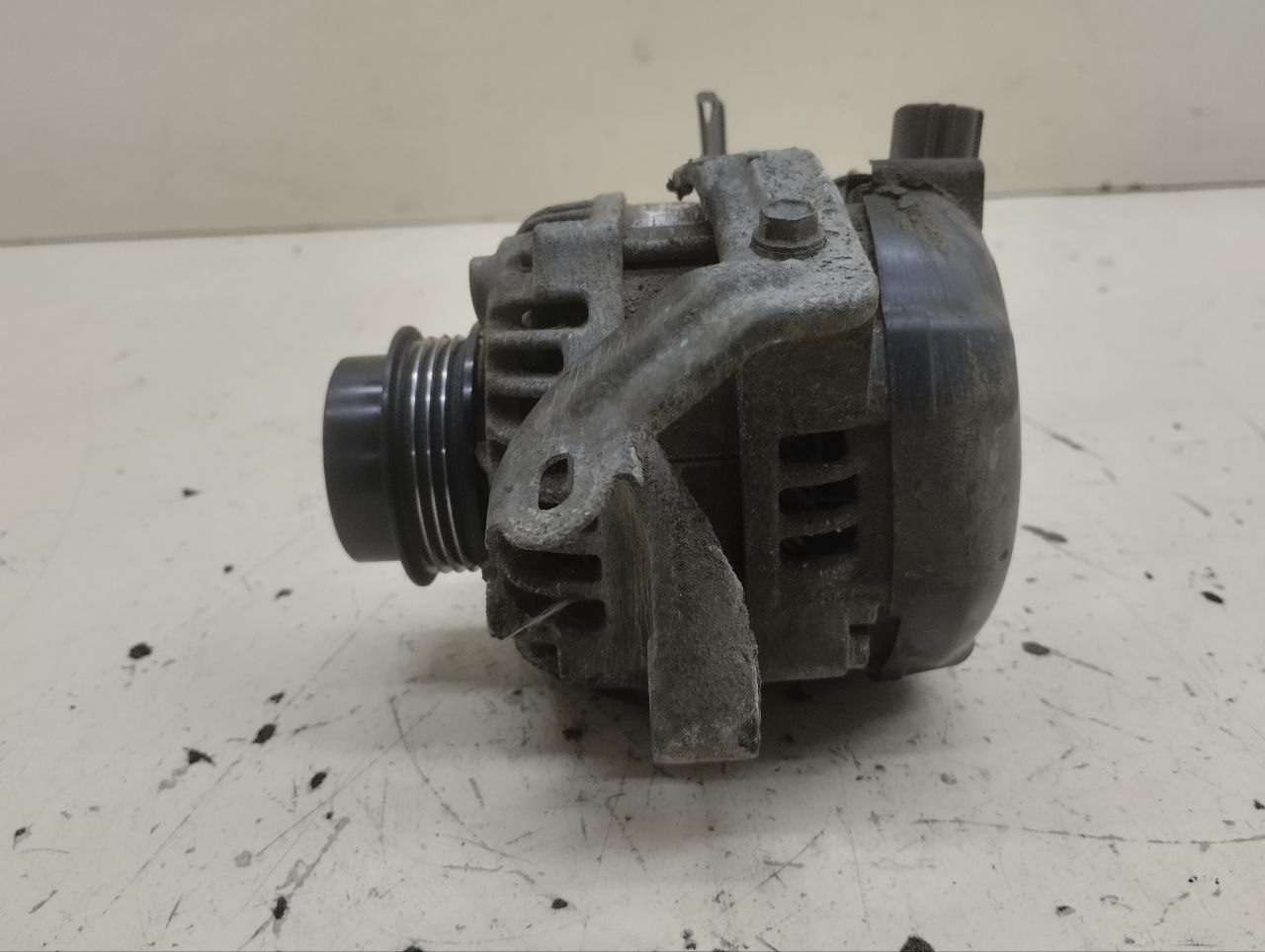 Генератор Toyota Corolla E180 2013-2019 Генератор Toyota Corolla E180 2013-2019