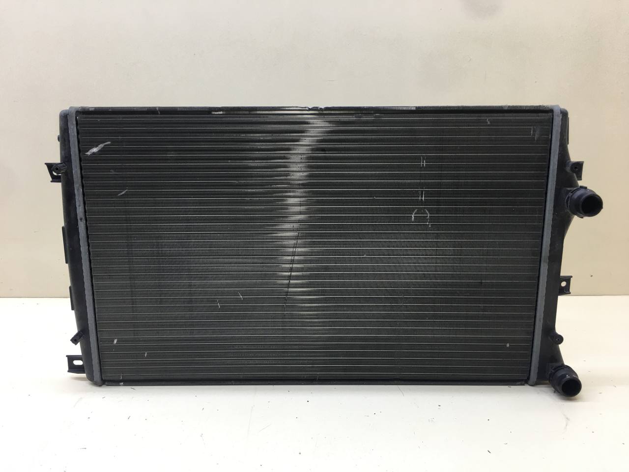 Радиатор охлаждения двигателя Volkswagen Golf 6 (5K) 2009-2013