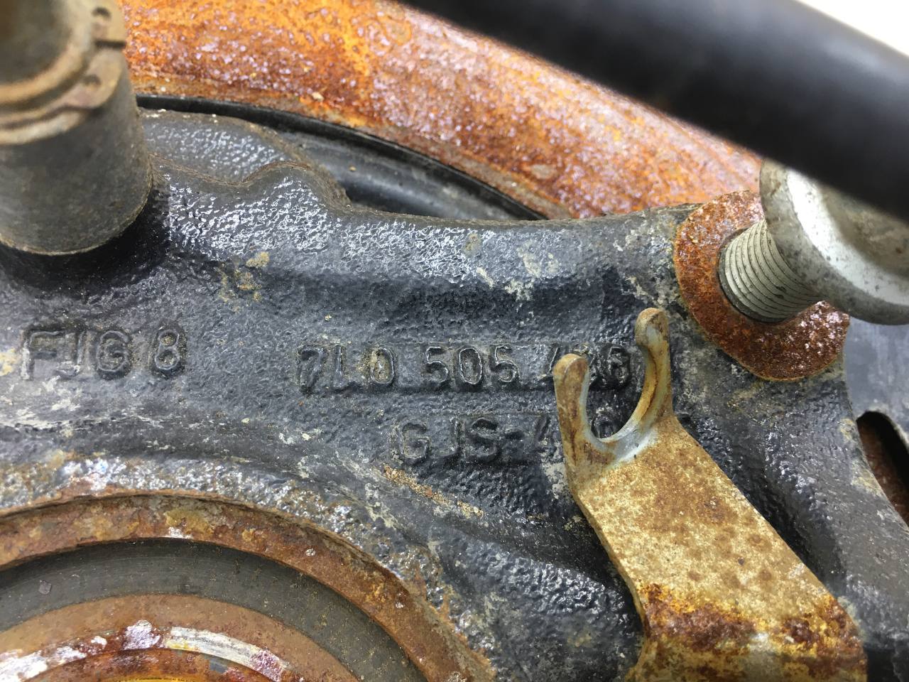 Кулак поворотный задний правый Porsche Cayenne 2003-2010