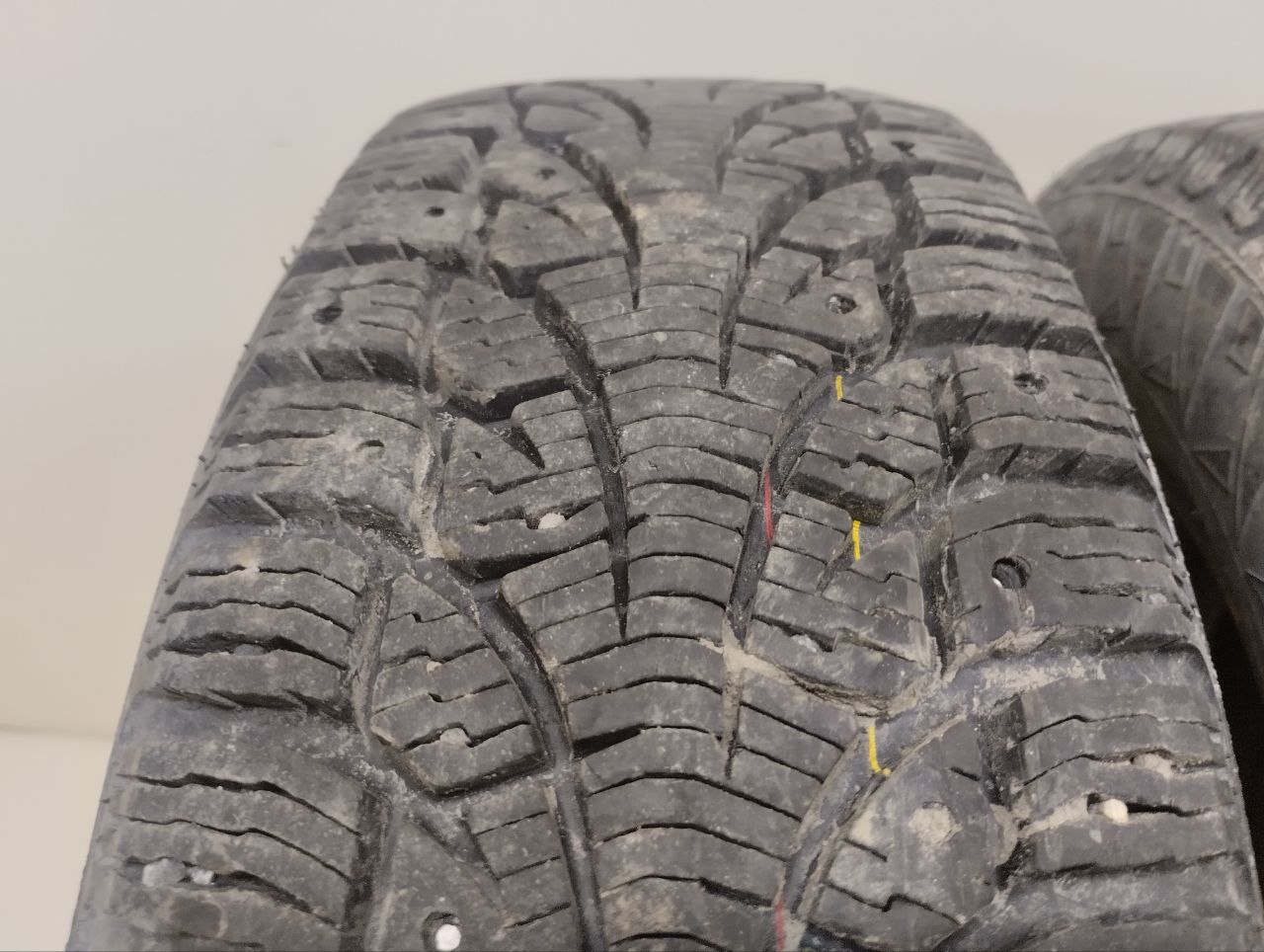 Шины к-кт R15 Зимние шипованные Pirelli Winter Carving Edge 