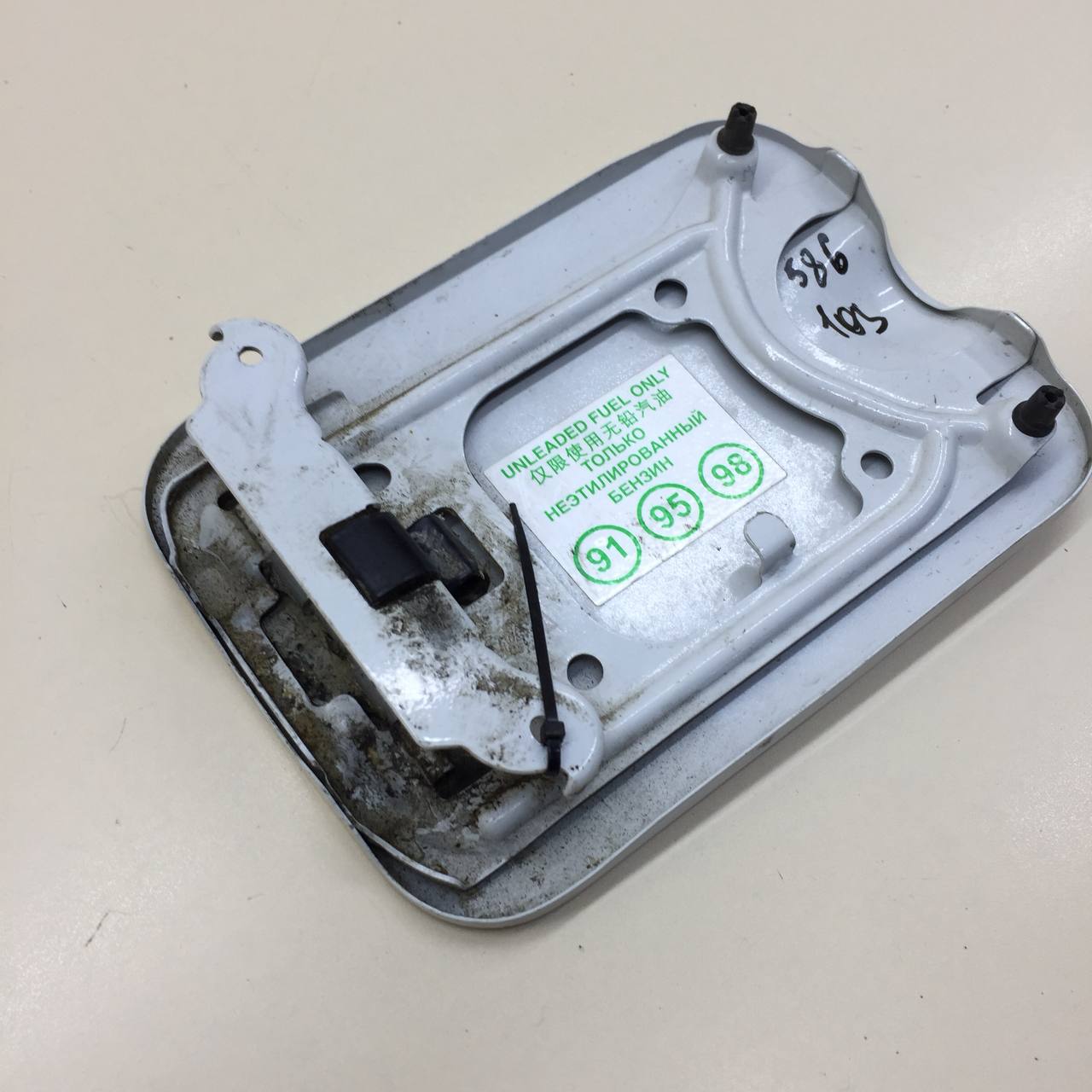 Лючок бензобака Nissan Almera 3 (G11, G15) 2012>