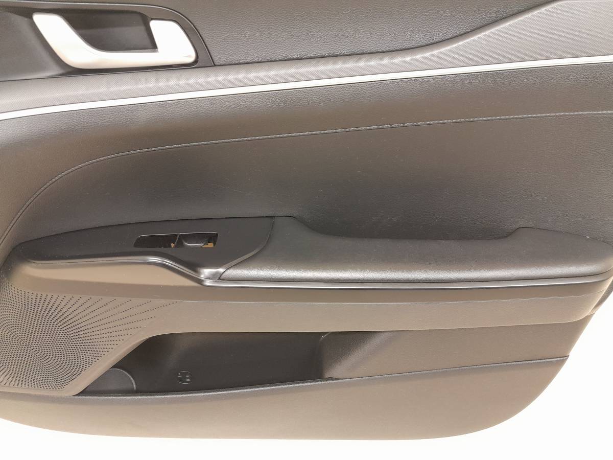 Обшивка двери передней правой Kia K5 (DL3) 2019>