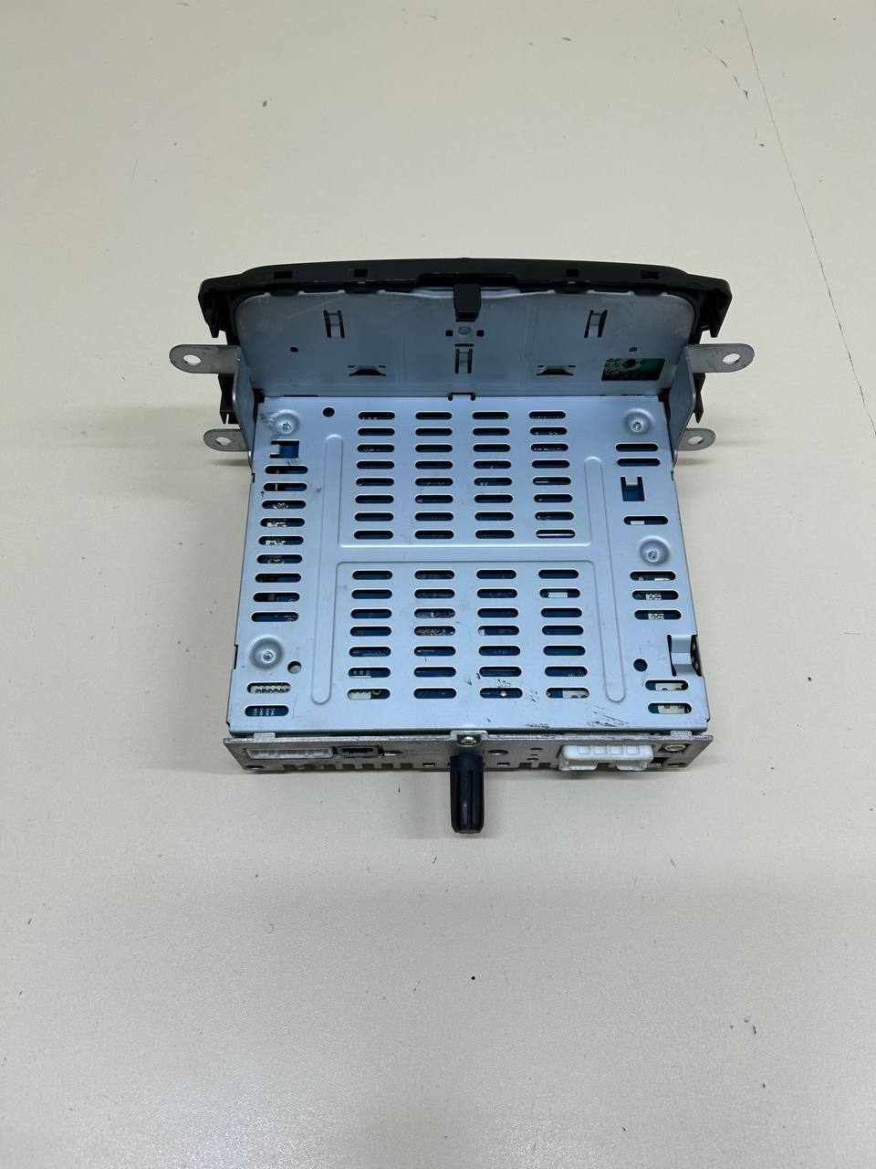 Магнитола Renault Duster (HSA, HSM) 2012> Магнитола Renault Duster (HSA, HSM) 2012>