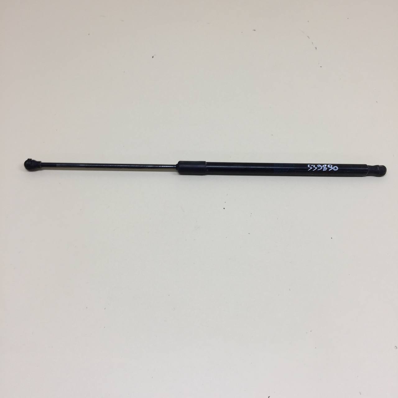 Амортизатор двери багажника Lada Vesta 2015>