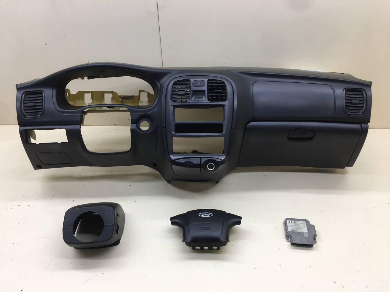 Подушка безопасности (комплект) Hyundai Sonata 4 (EF,Tagaz) 2001-2012 Подушка безопасности (комплект) Hyundai Sonata 4 (EF,Tagaz) 2001-2012