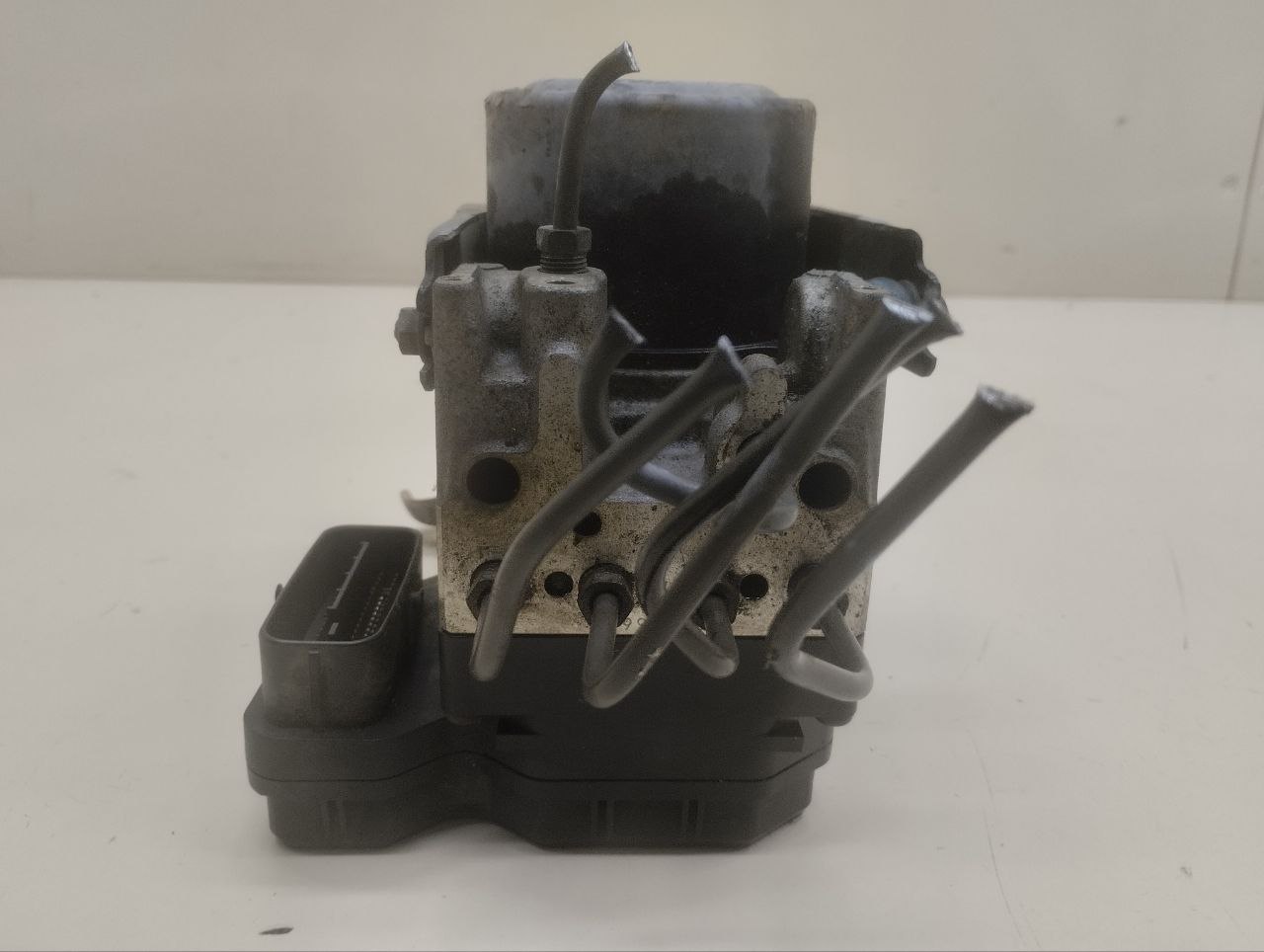 Блок ABS (насос) Toyota Rav 4 (A30) 2006-2013
