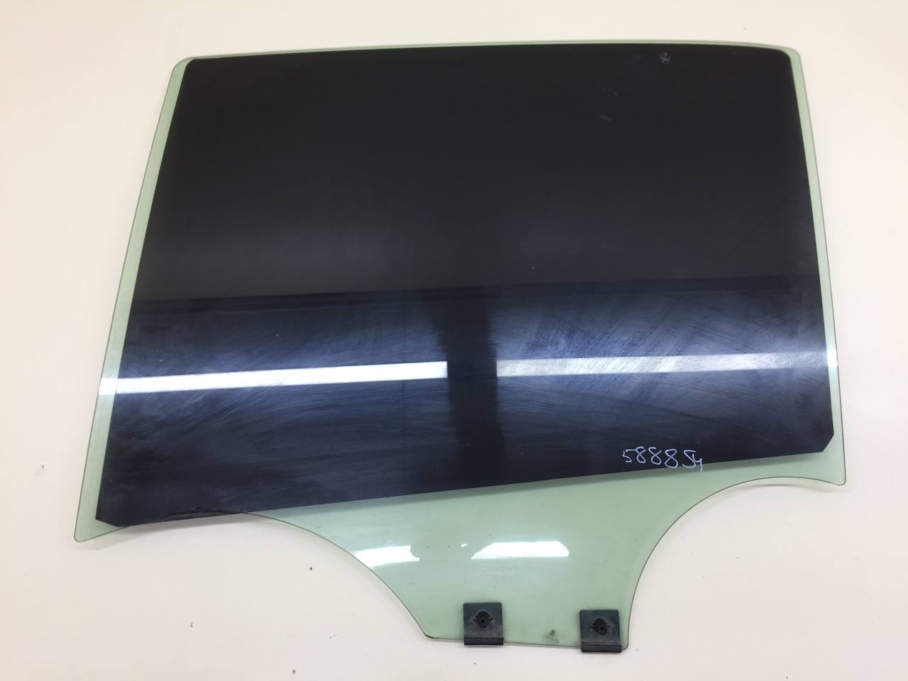 Стекло двери задней левой Renault Logan (2) 2014>