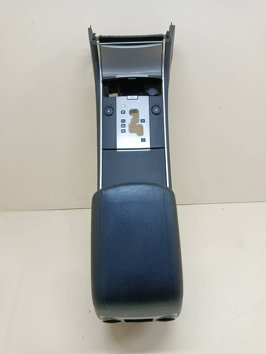 Консоль центральная Hyundai ix55 2007-2013 Консоль центральная Hyundai ix55 2007-2013